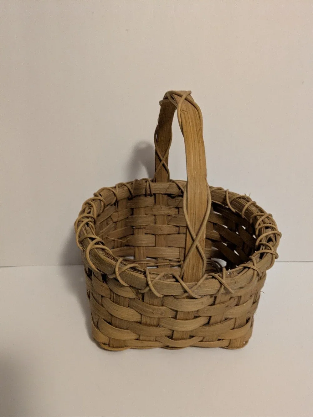 Basket Handwoven Natural 1986 Wicker Basket with Handle Tan